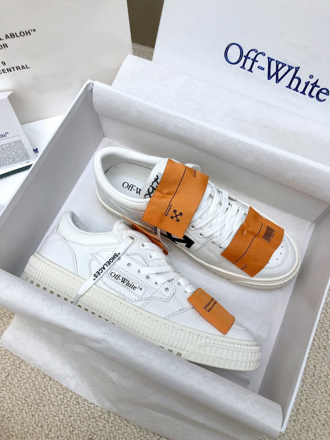 Off-White "Off-Court" 3.0 Low tenisice — straga