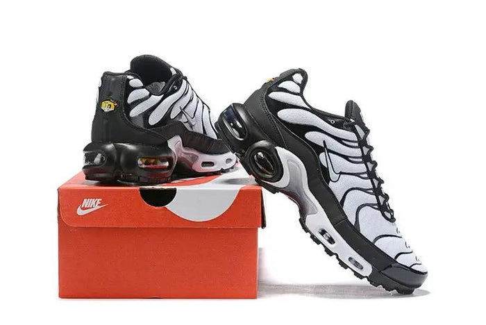 TN White/Black tenisice — bočni prikaz