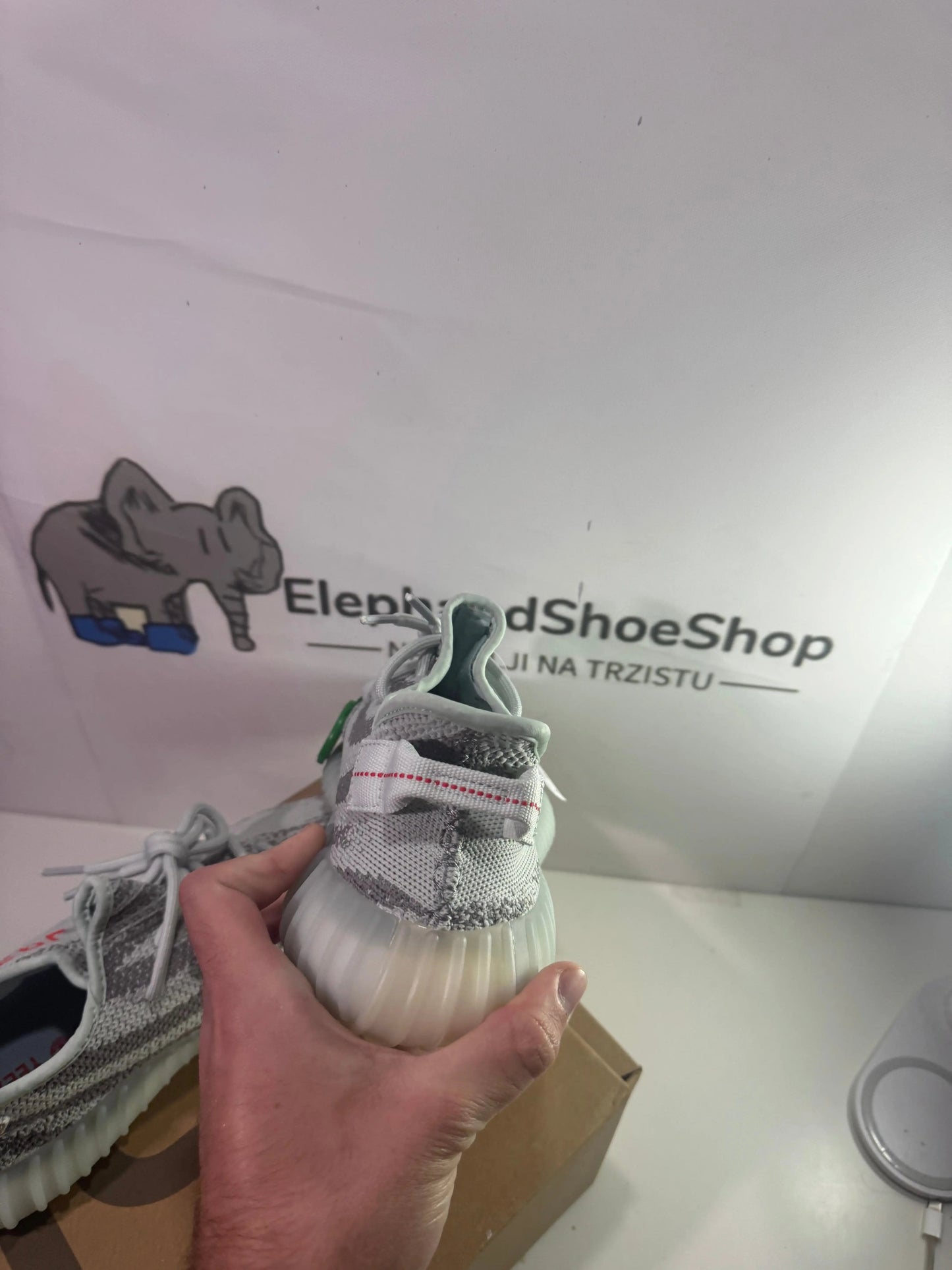 Yeezy Blue Tint tenisice — straga