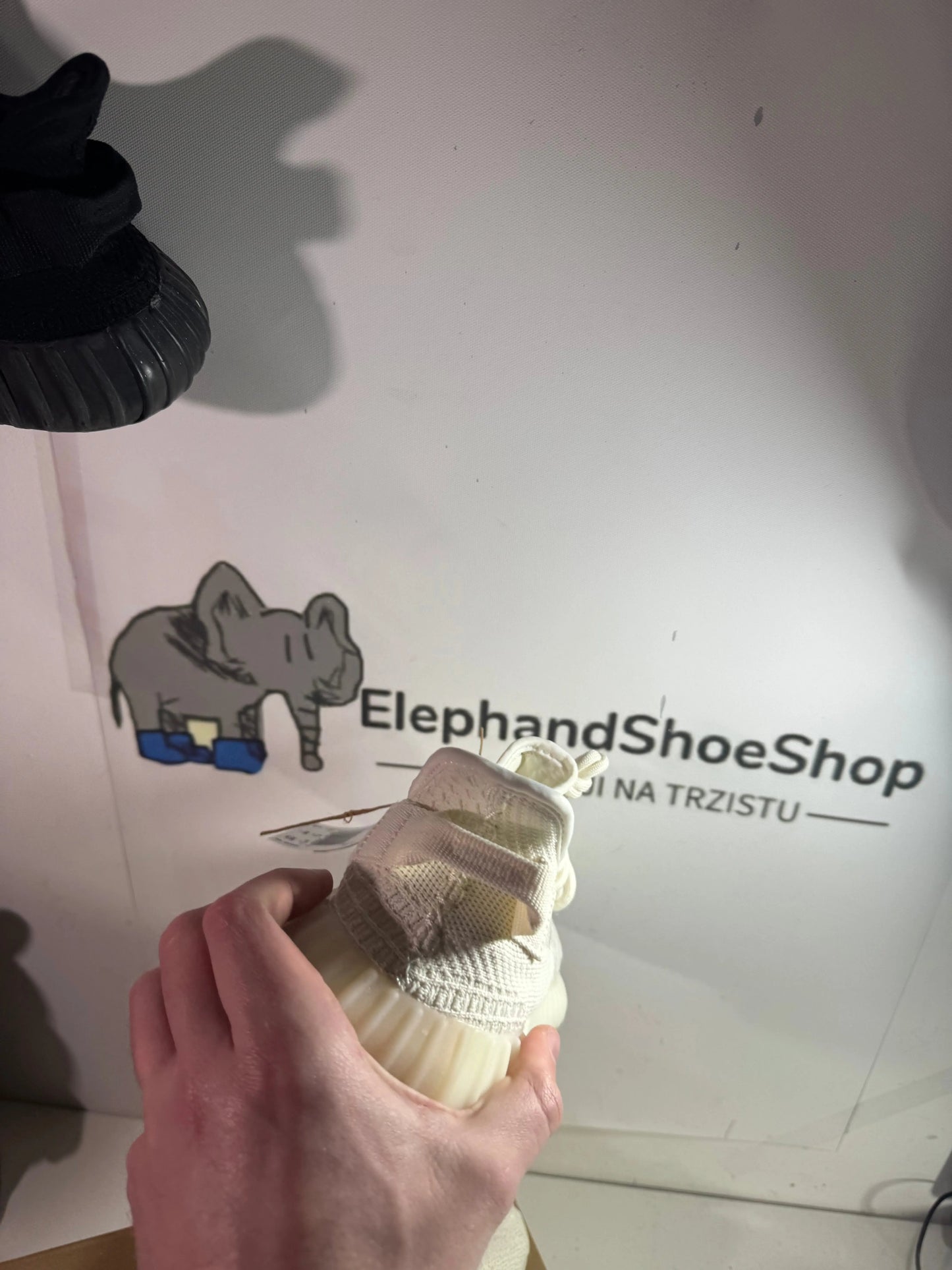 Yeezy Bone V2 tenisice — straga
