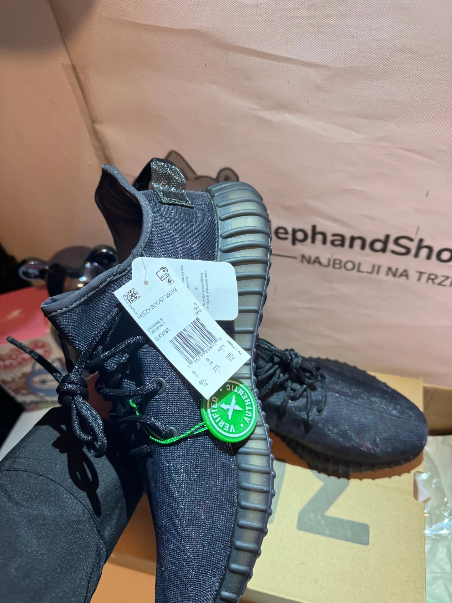 Yeezy Mono Black tenisice — straga