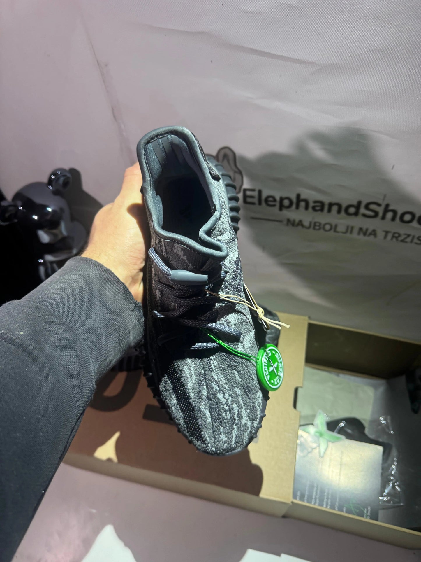 Yeezy Mx Rock V2 tenisice — straga