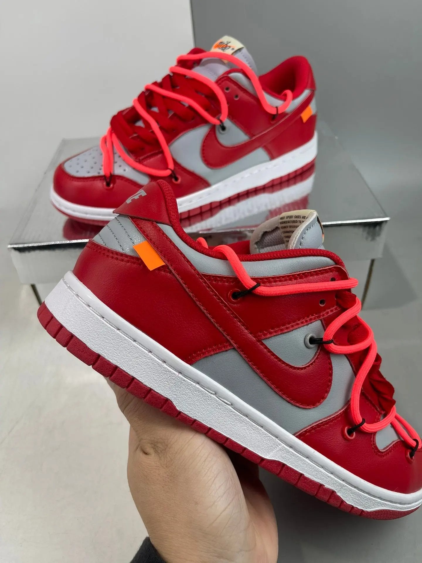 Off White Dunk red tenisice — straga