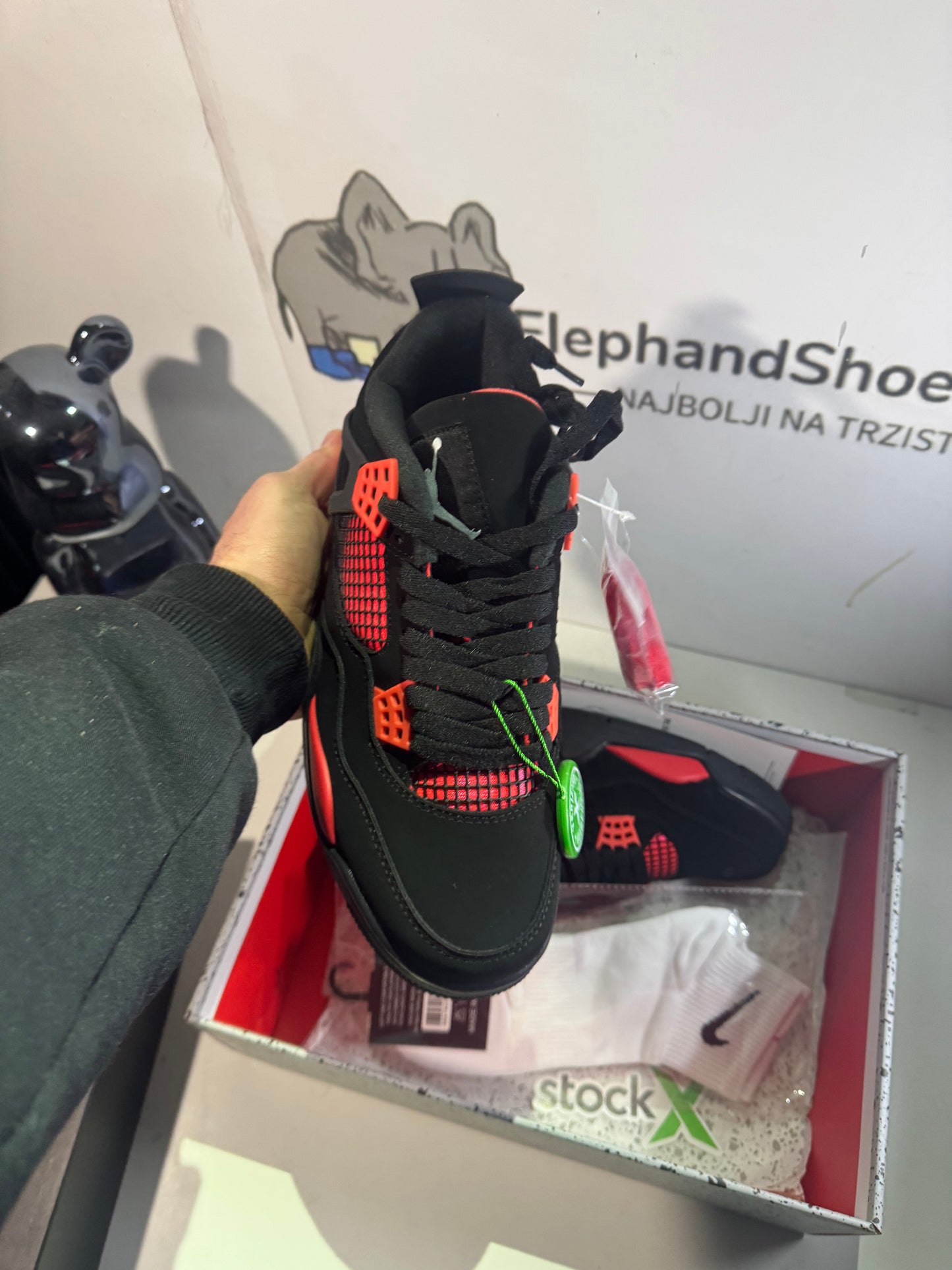 Jordan 4 Red tenisice — gornji prikaz