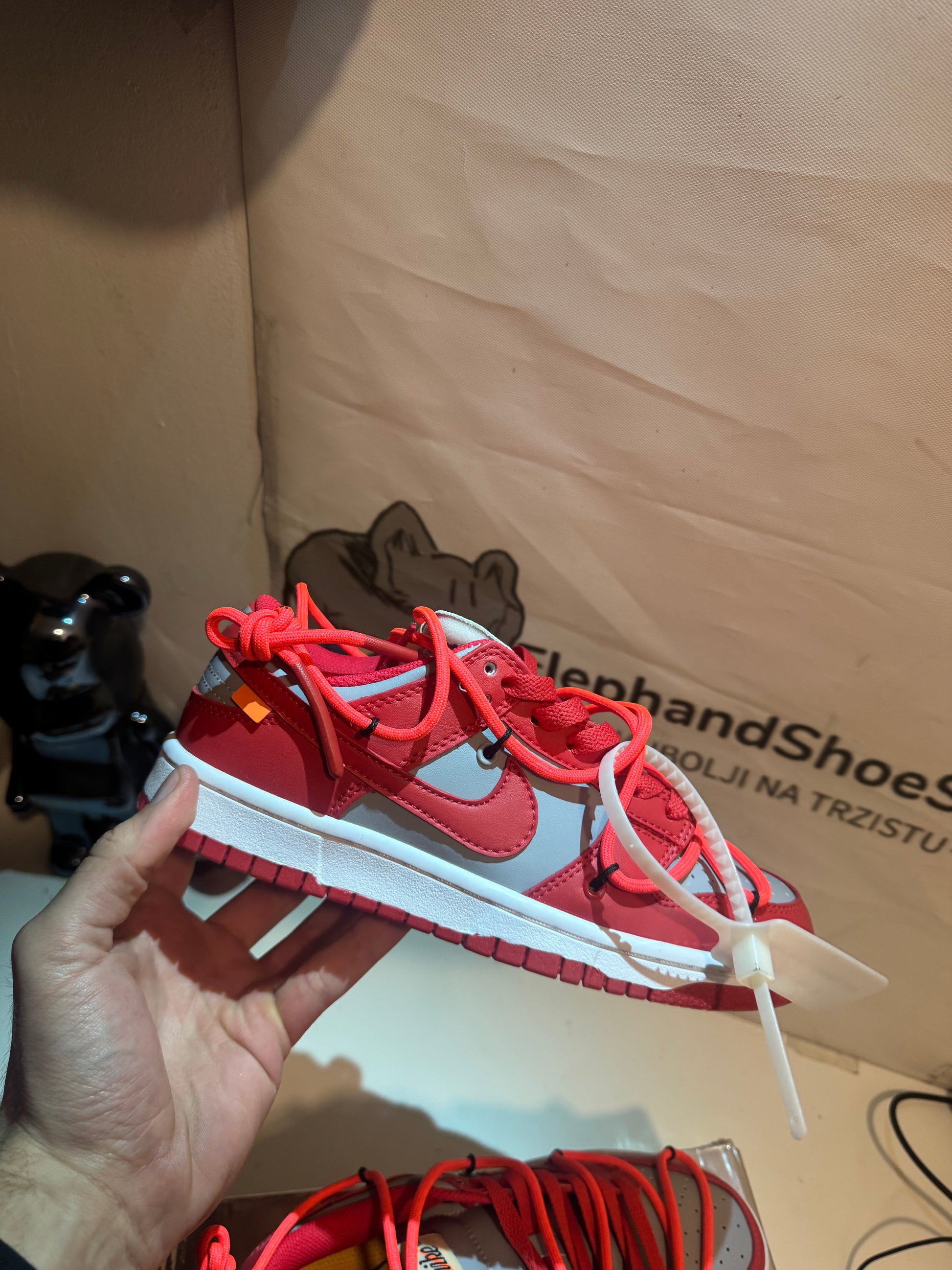 Off White Red tenisice — gornji prikaz