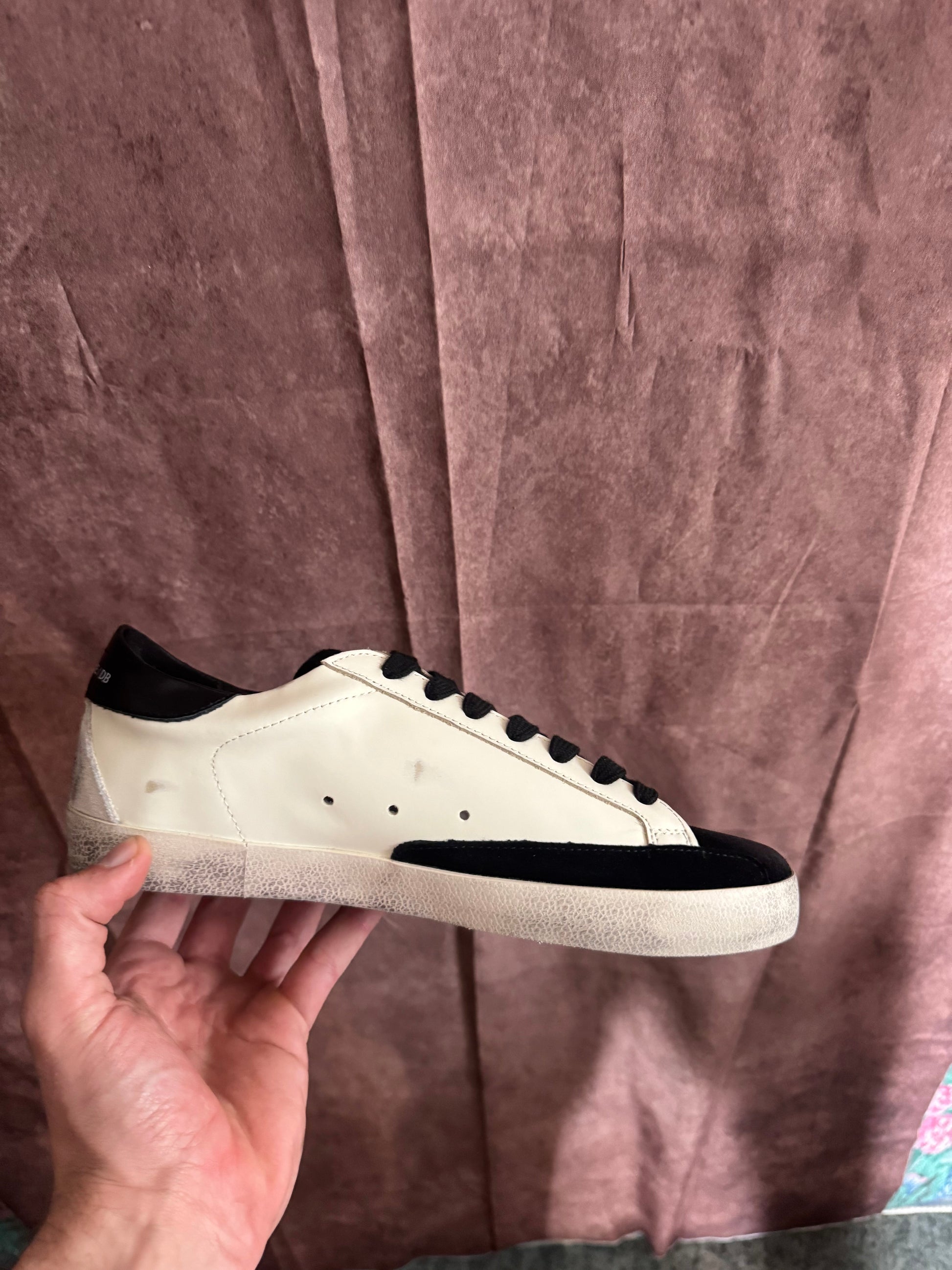 Golden Goose Black/White tenisice — prednji prikaz