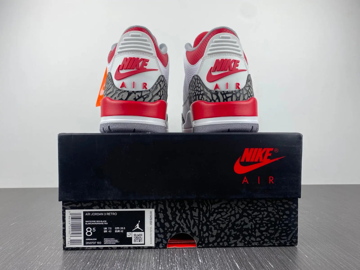 Jordan 3 Fire Red tenisice — gornji prikaz