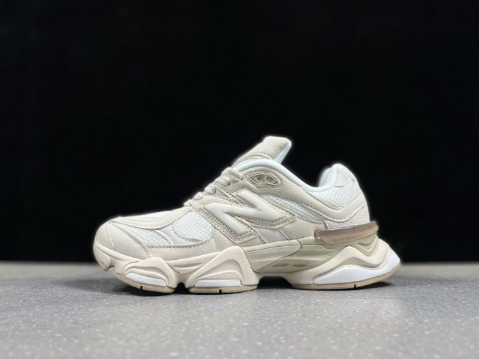 New Balance Tripele White tenisice — bočni prikaz