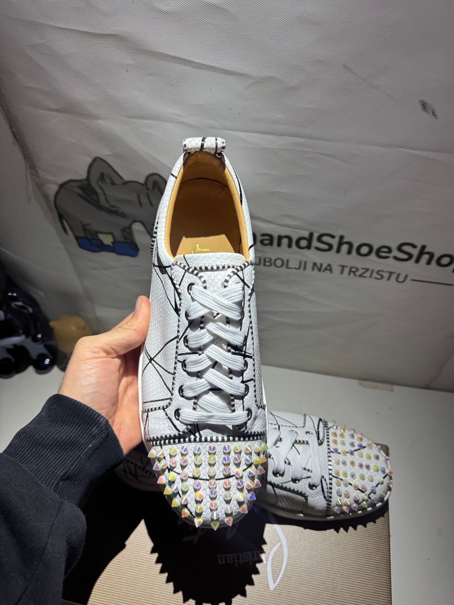 Louboutin White tenisice — straga