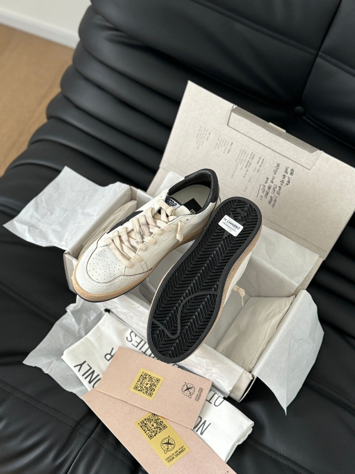 Golden Goose Low White/Black Elephand.shoes