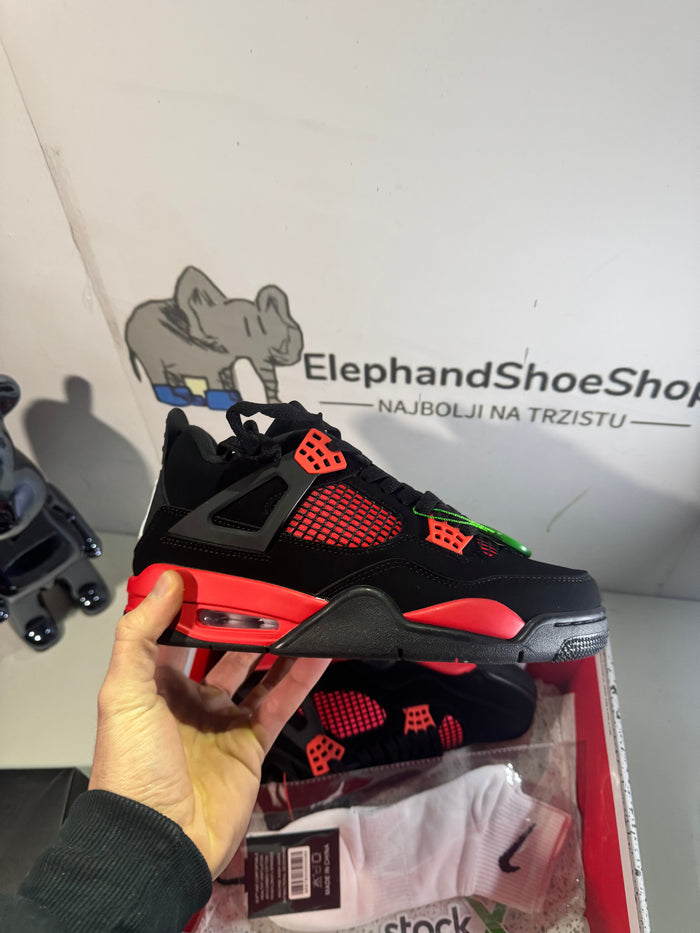 Jordan 4 Red tenisice — bočni prikaz