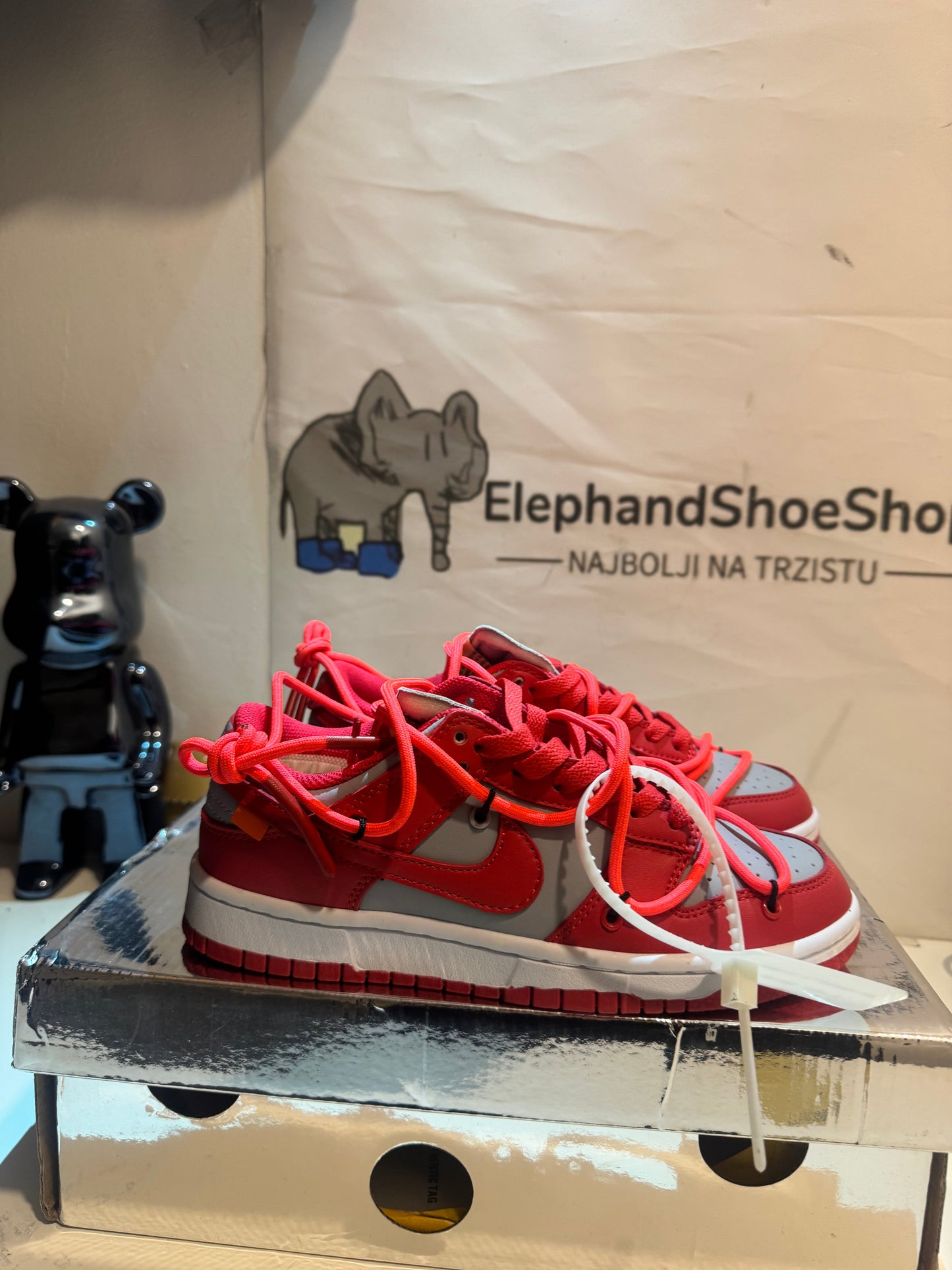 Off White Red tenisice — prednji prikaz
