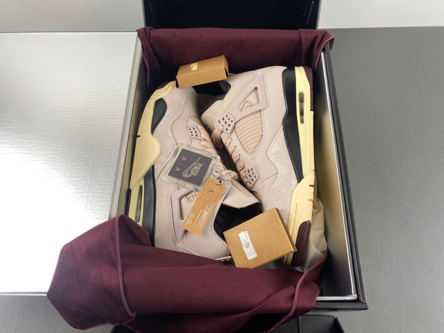 Air Jordan 4 Fossil Stone tenisice — gornji prikaz