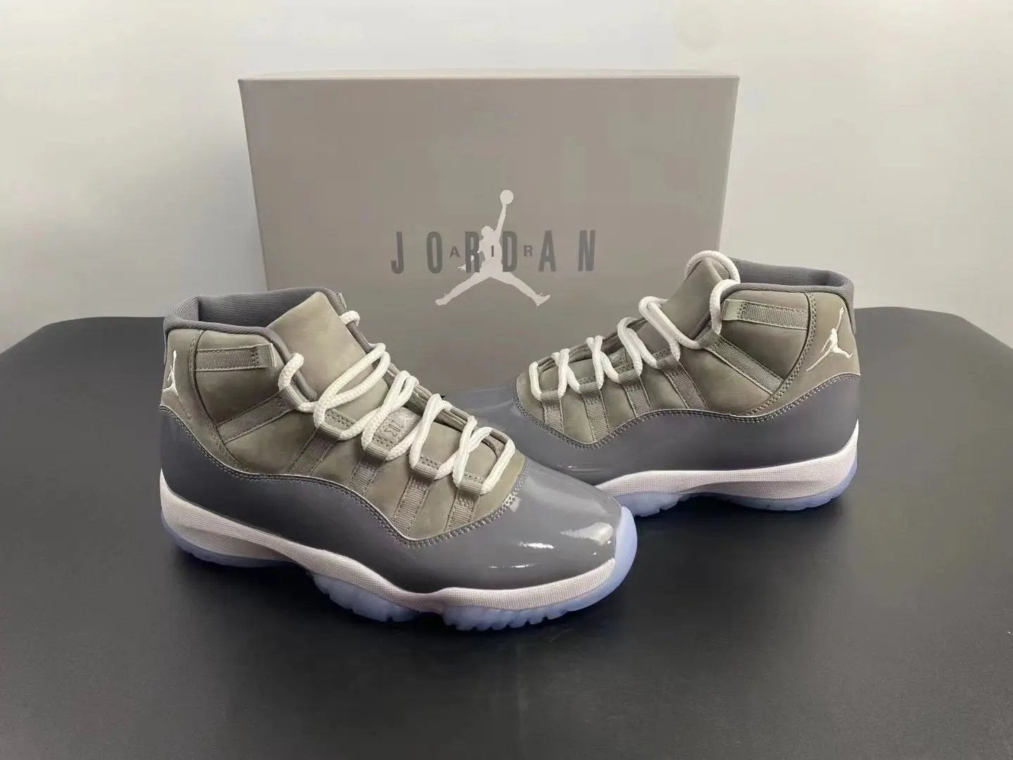 Jordan 11 Grey tenisice — detalj