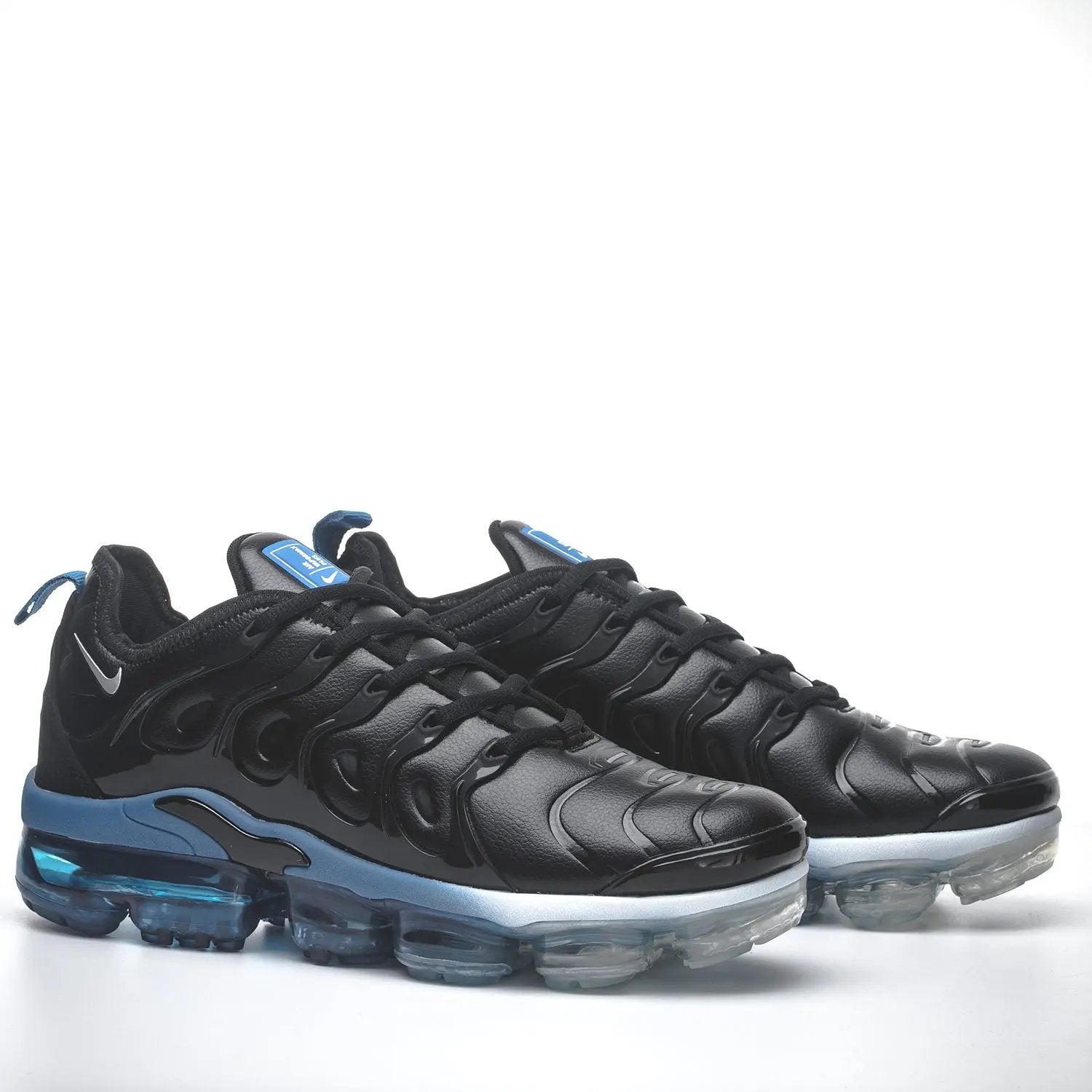 Vapurmax Black/Blue/White tenisice — prednji prikaz