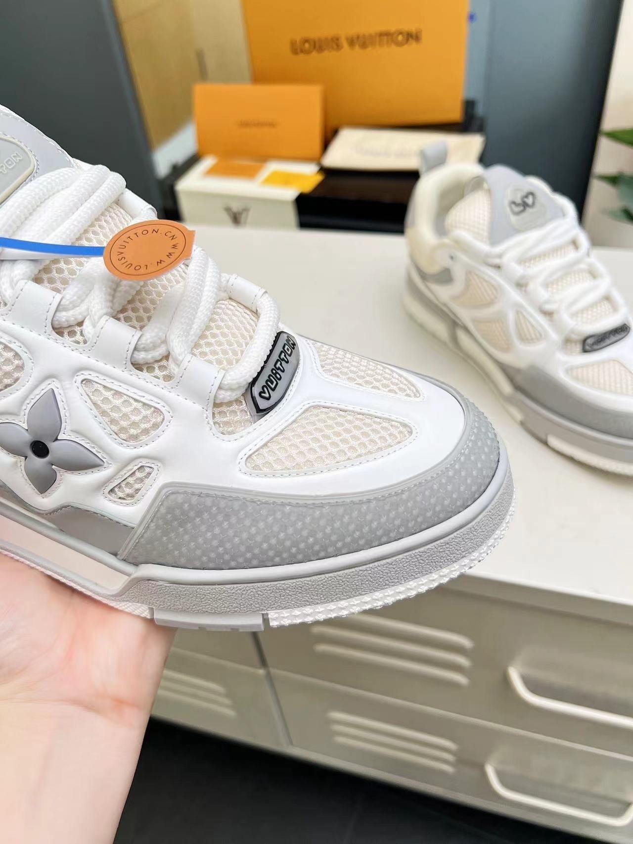 Louis Vuitton Grey tenisice — straga