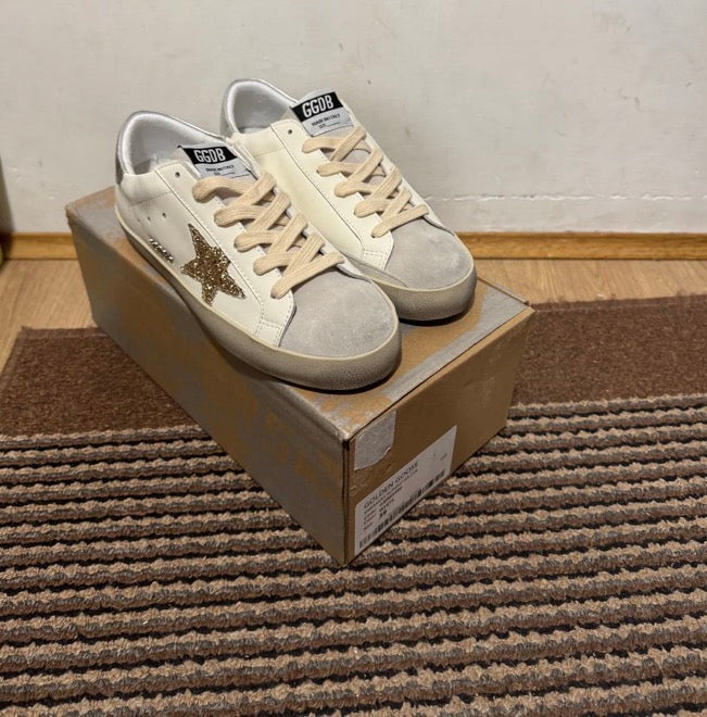 Golden Goose Gold / Silver tenisice — prednji prikaz