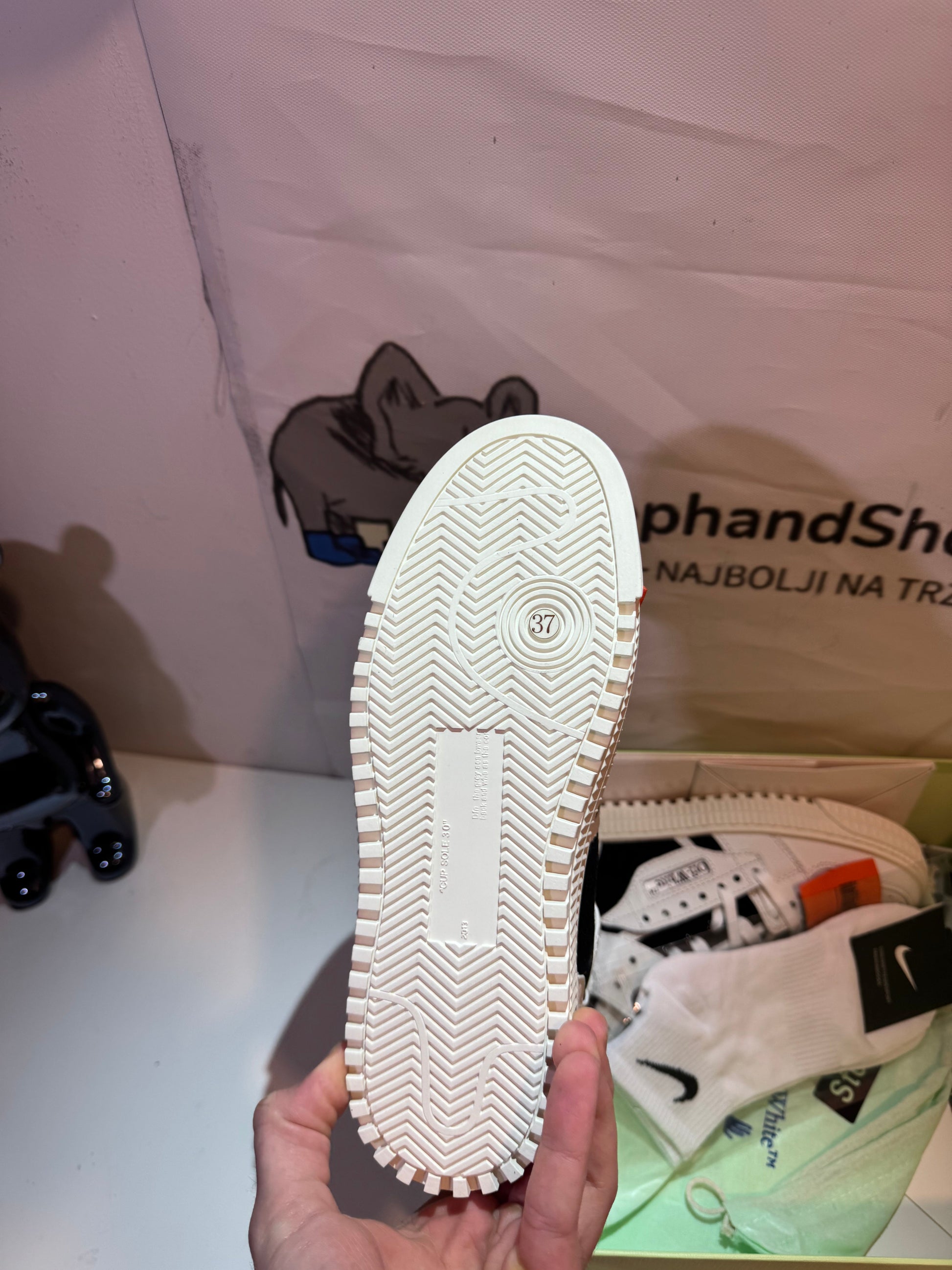 Off White Off Court Black 3.0 tenisice — detalj