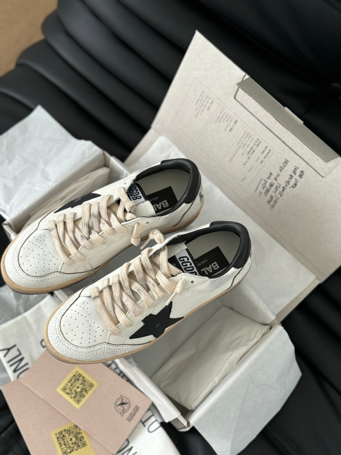 Golden Goose Low White/Black Elephand.shoes