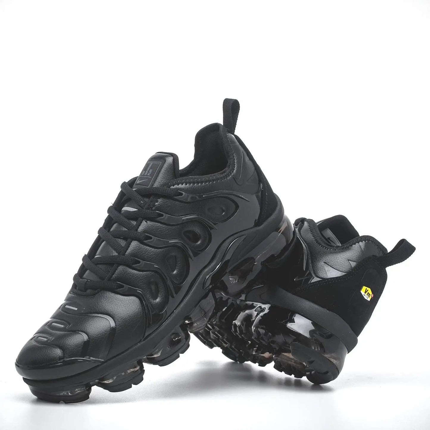 Vapurmax Black tenisice — prednji prikaz
