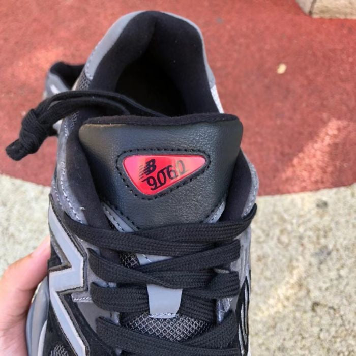 New Balance Teiple Black tenisice — straga