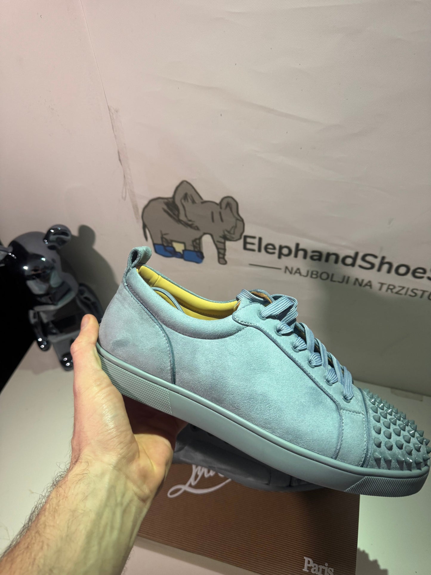 Louboutin Grey tenisice — detalj