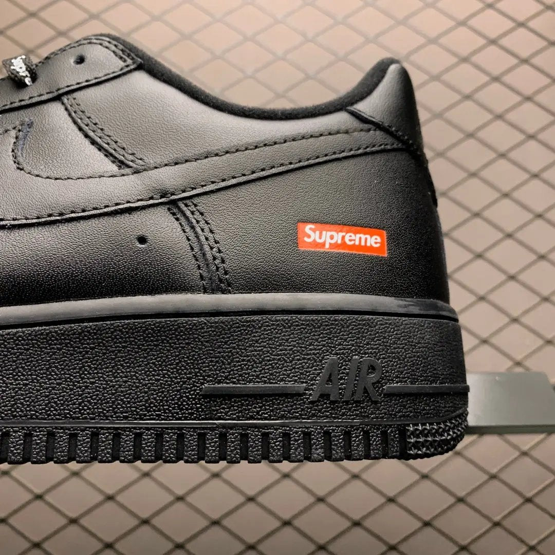 Air Force Supreme Black tenisice — gornji prikaz