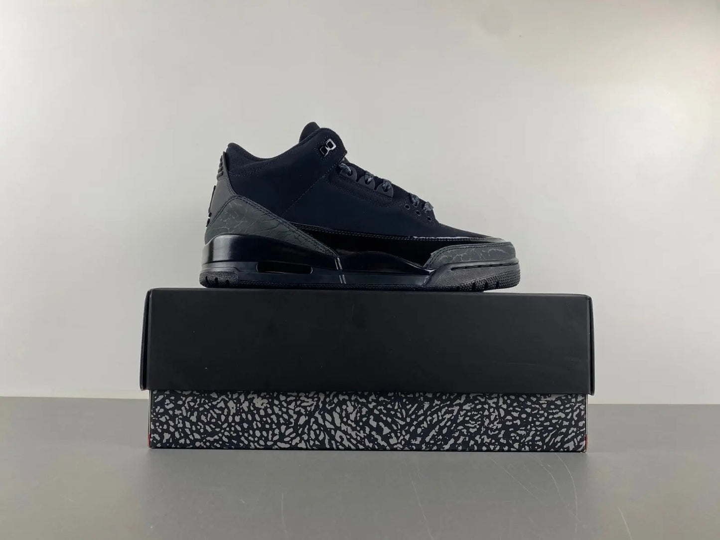 Air Jordan 3 Black Cat tenisice — gornji prikaz