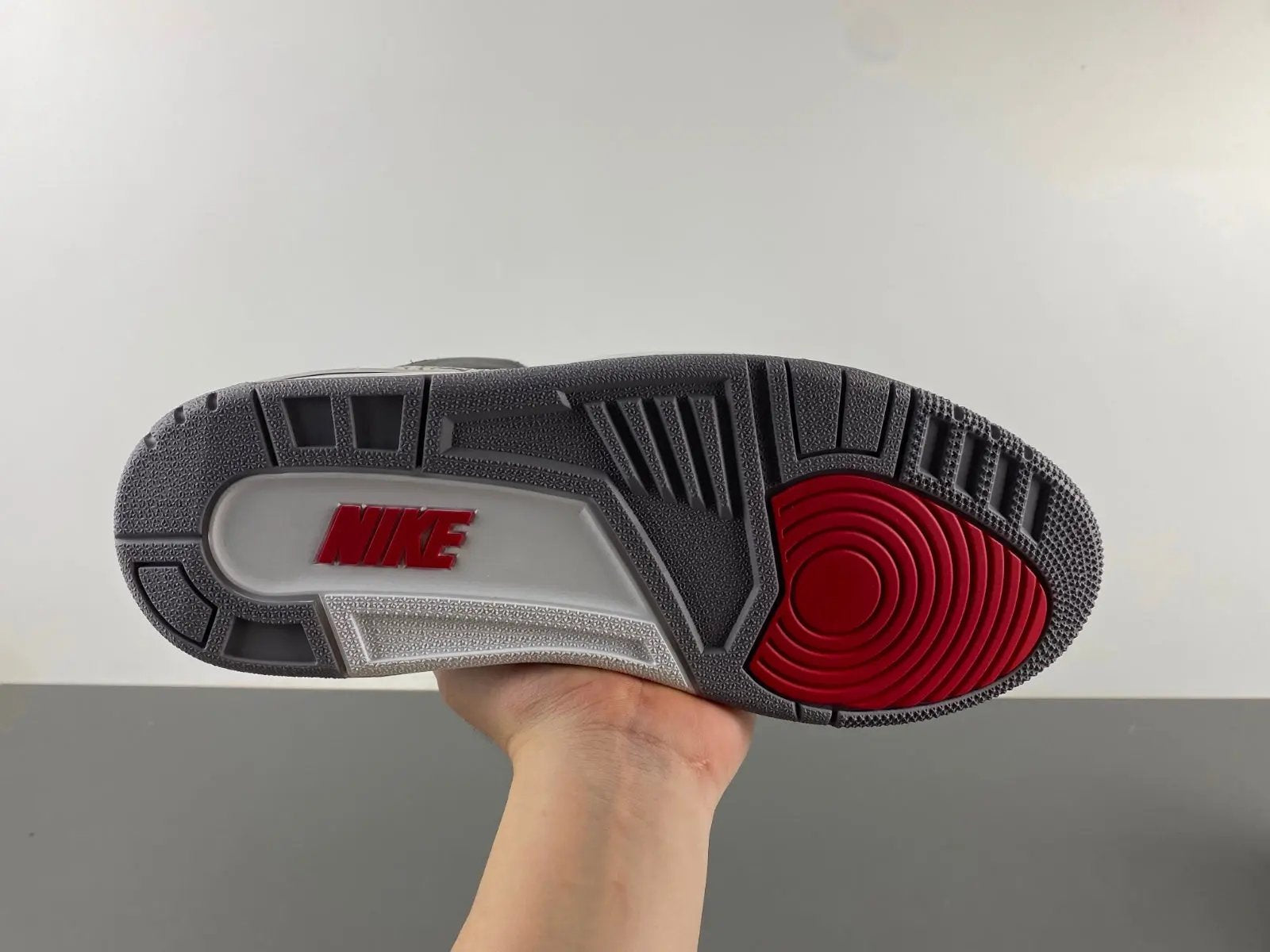 Air Jordan 3 Black Cement tenisice — prednji prikaz