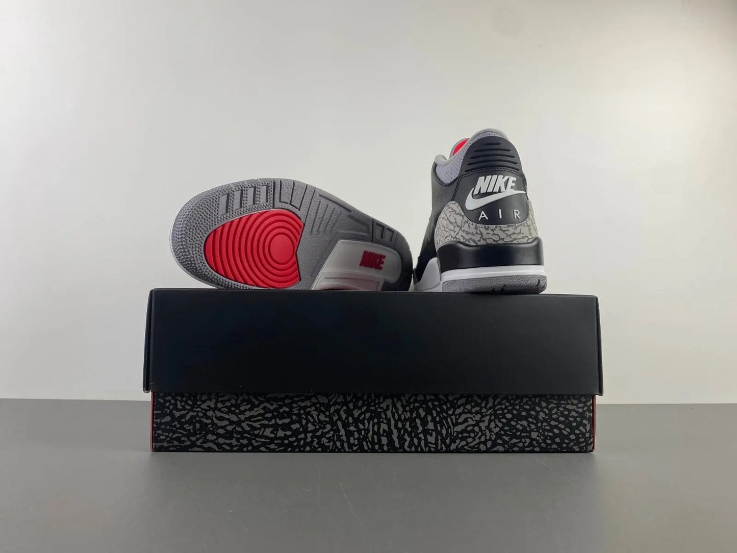 Air Jordan 3 Black Cement tenisice — detalj