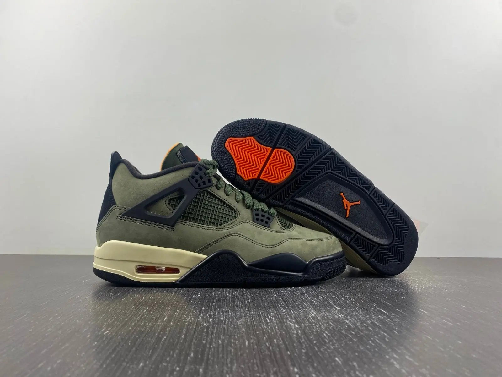 Air Jordan 4 Craft Medium Olive tenisice — bočni prikaz