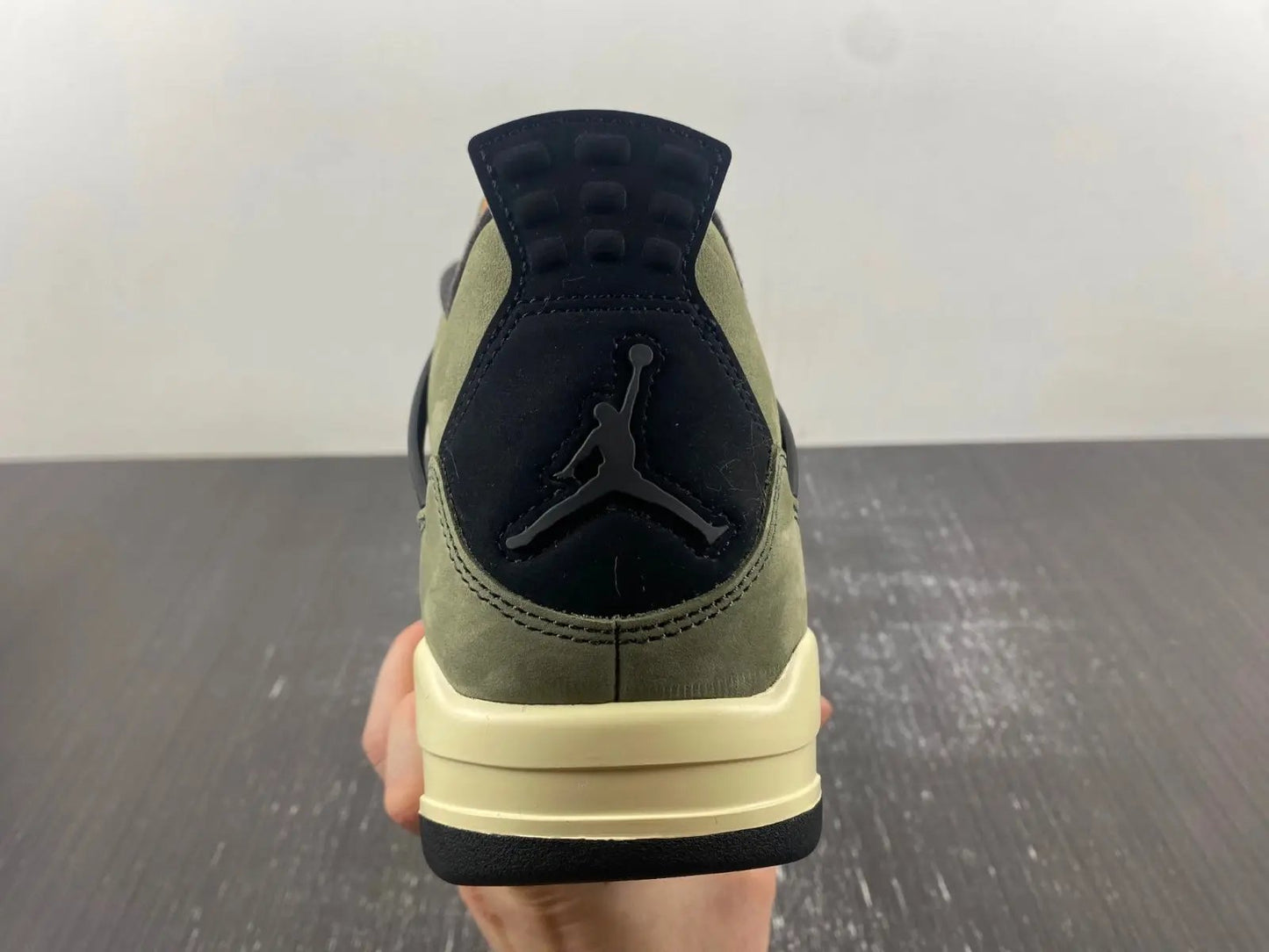 Air Jordan 4 Craft Medium Olive tenisice — detalj