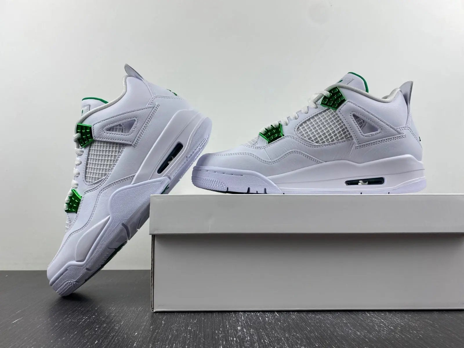 Air Jordan 4 Pure Mony tenisice — straga