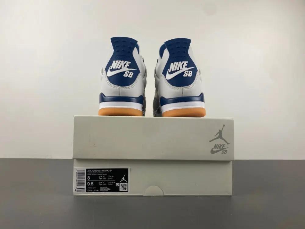 Air Jordan 4 SB Sapphire tenisice — prednji prikaz