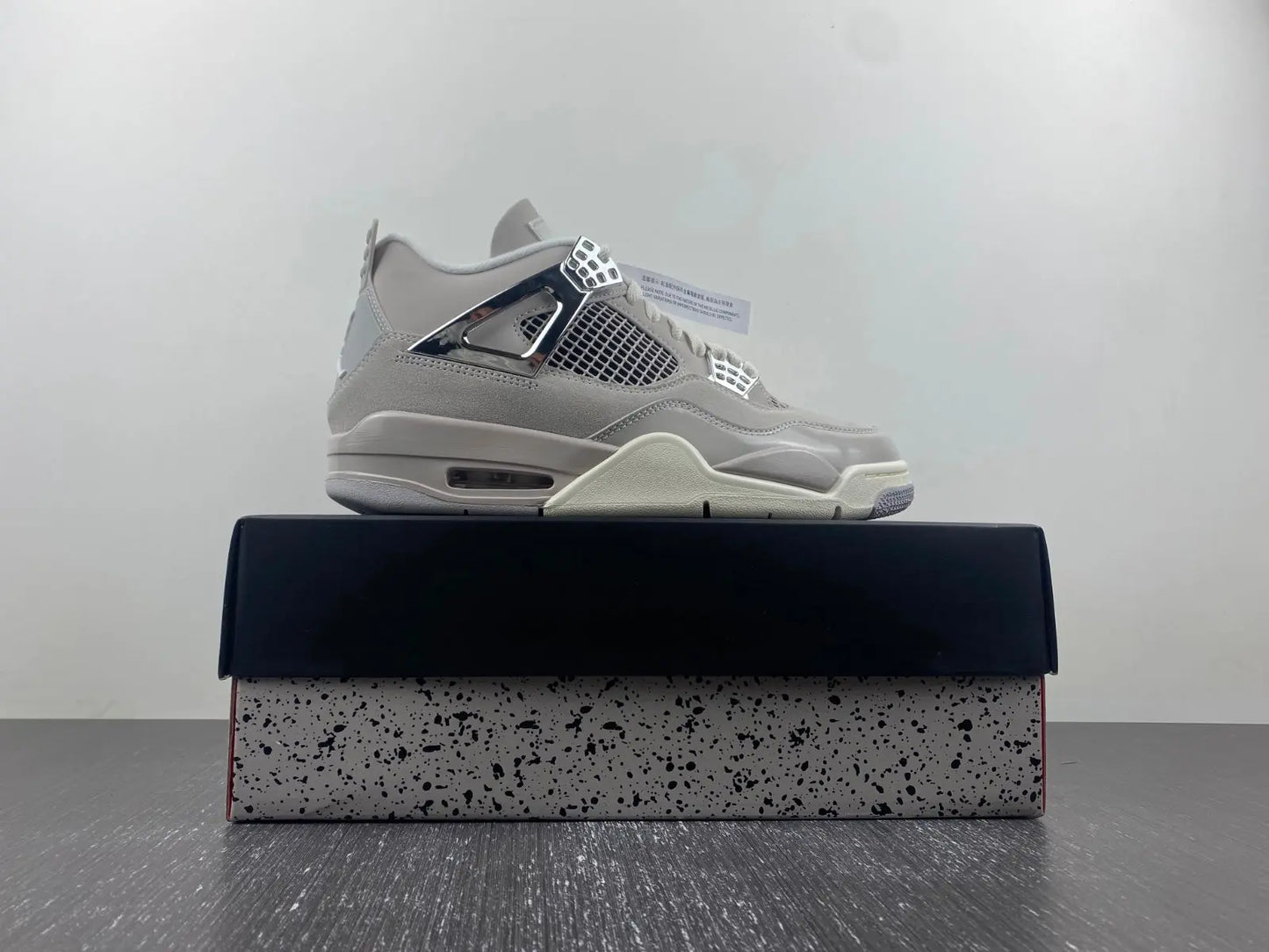 Air Jordan 4 "Frozen Moments" tenisice — bočni prikaz