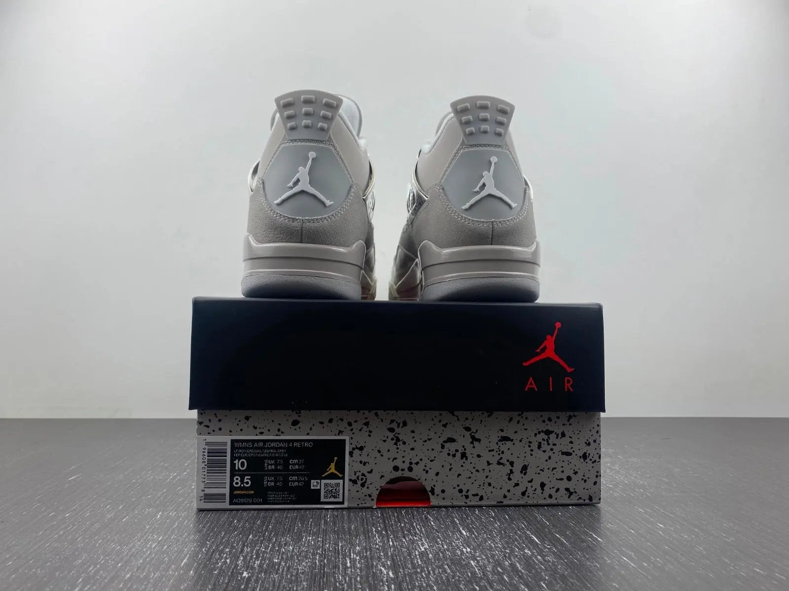 Air Jordan 4 "Frozen Moments" tenisice — prednji prikaz