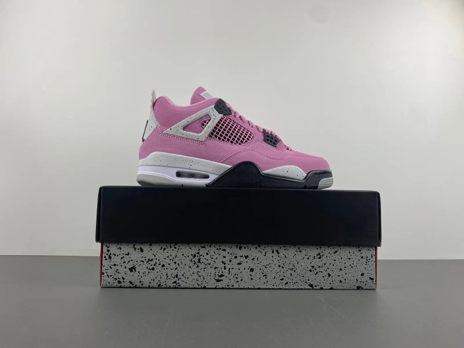 Air Jordan 4 "Orchid" tenisice — bočni prikaz
