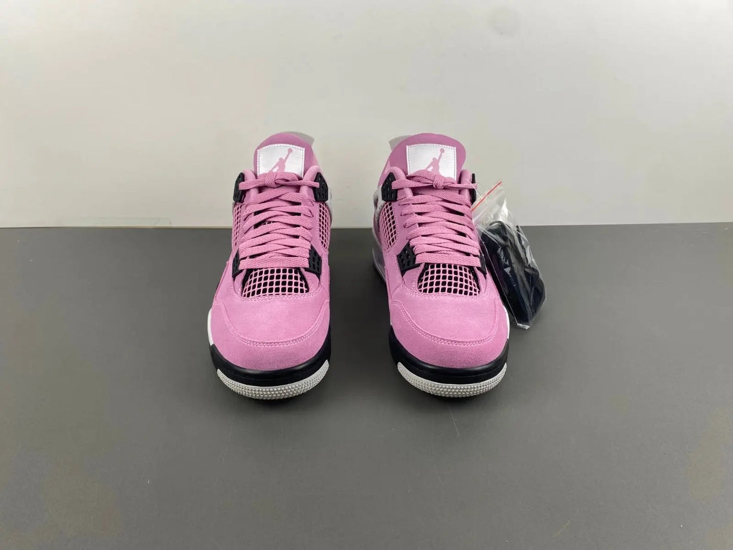 Air Jordan 4 "Orchid" tenisice — prednji prikaz