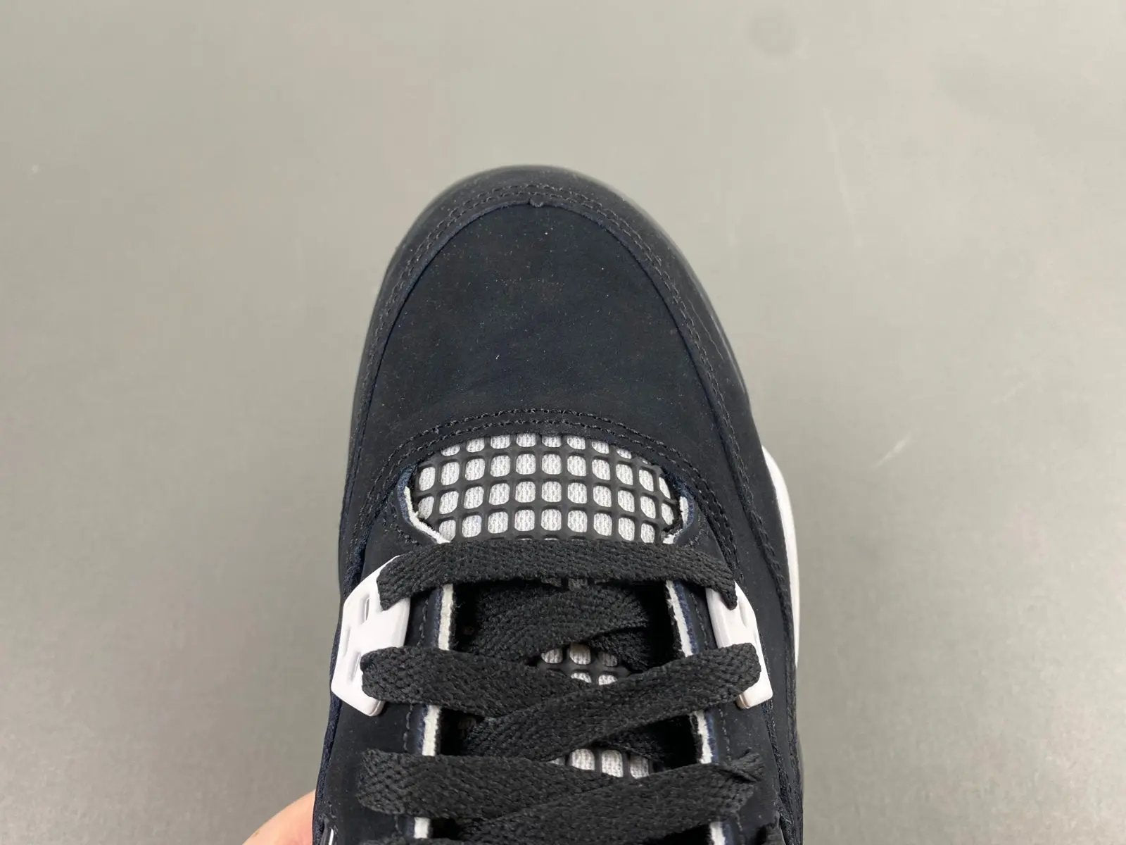 Air Jordan 4 "White Thunder" tenisice — detalj