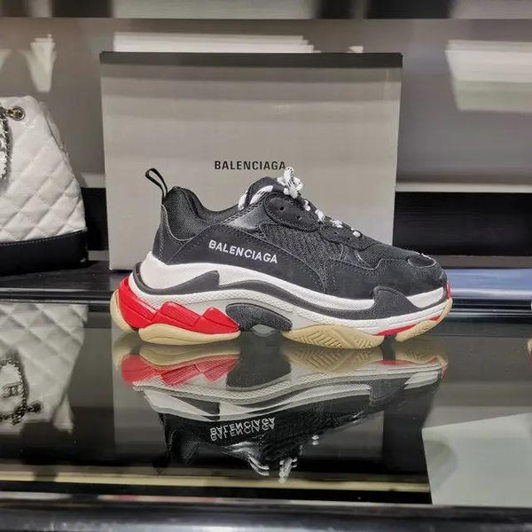 Balnciaga Triple S Black/Red tenisice — bočni prikaz