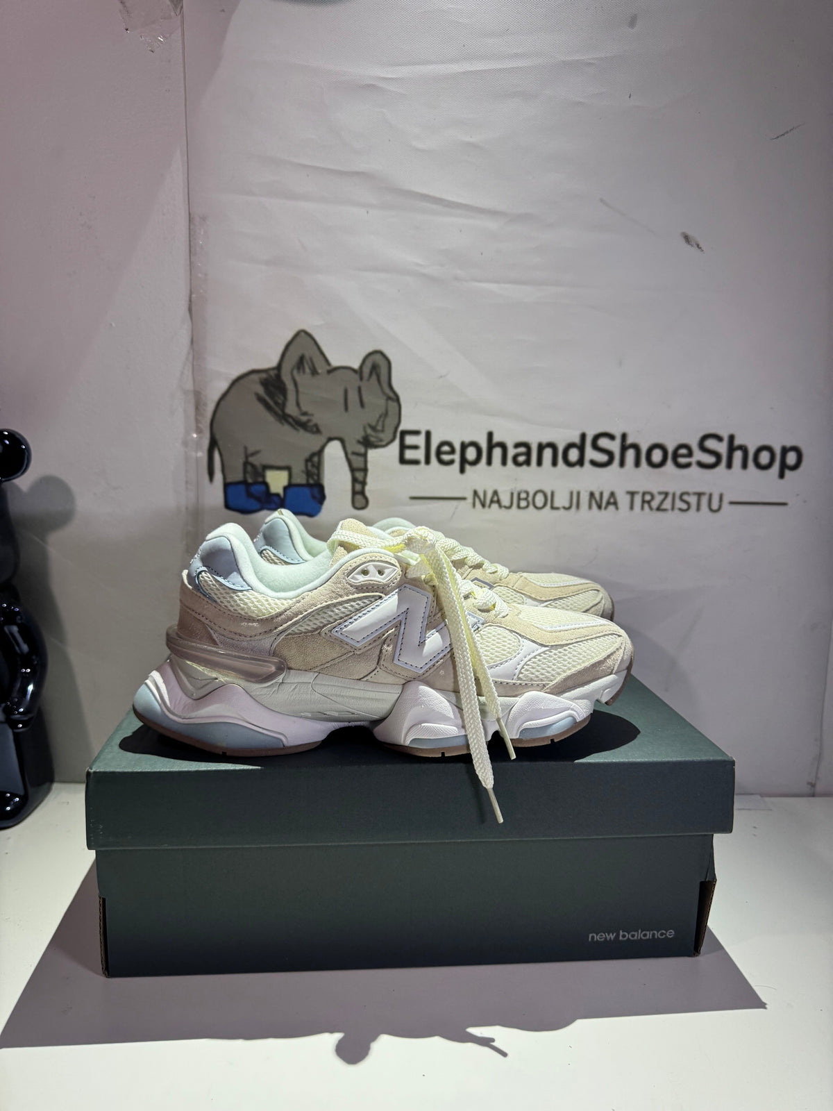 New Balance White  (Odmah dostupne)br 39 Elephand.shoes