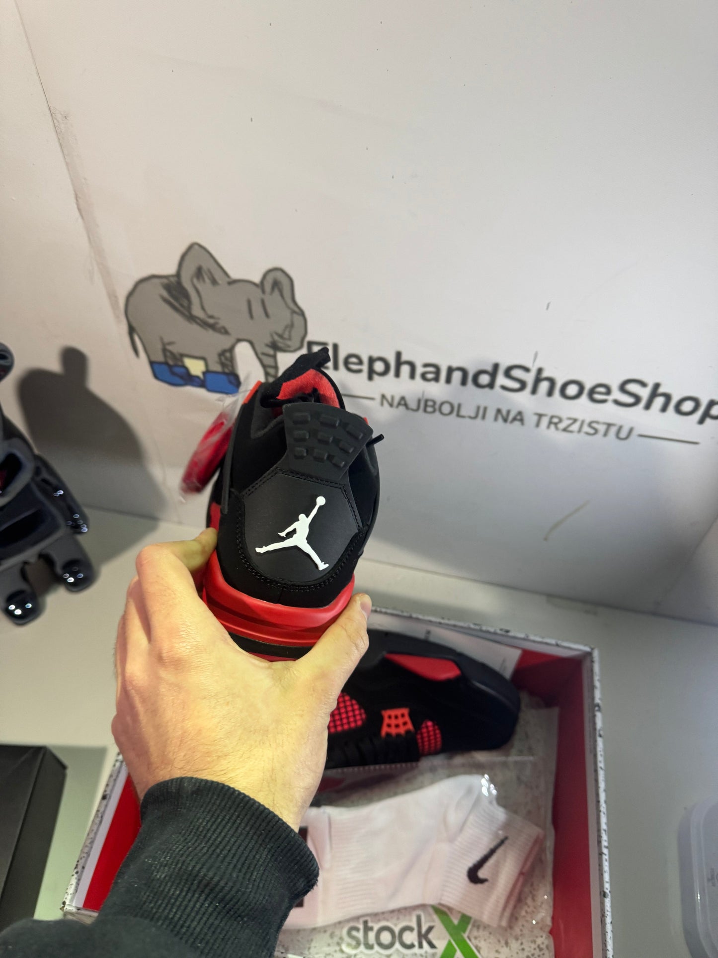 Jordan 4 Red tenisice — detalj