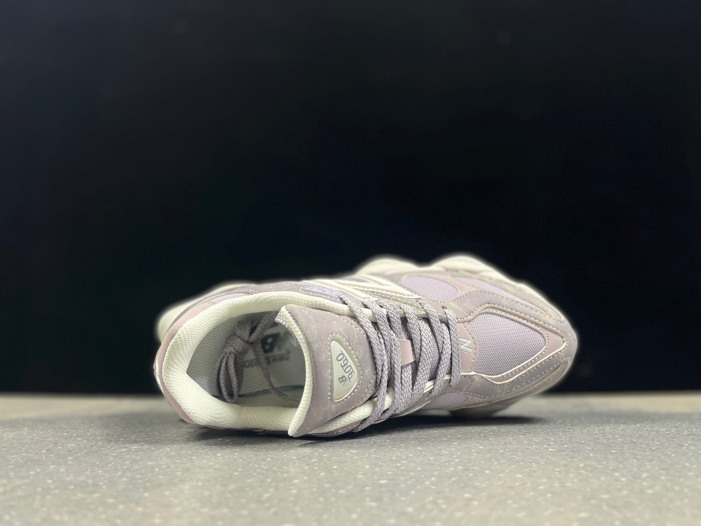 New Balance Grey tenisice — detalj