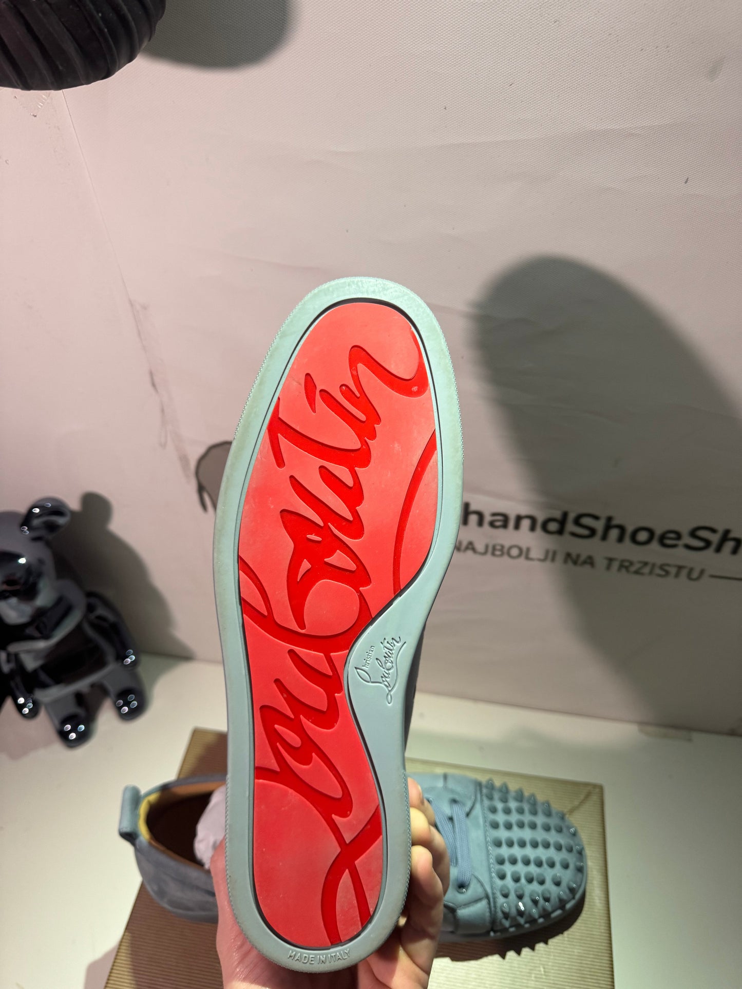 Louboutin Grey tenisice — prednji prikaz