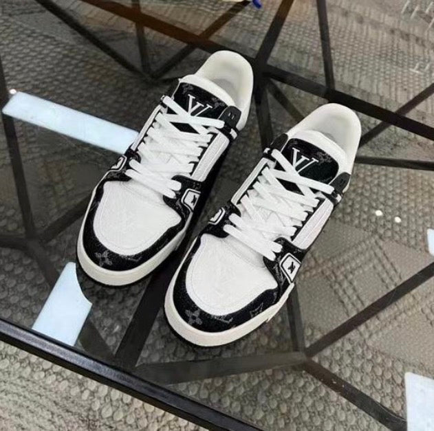 Louis Vuitton Black Low tenisice — prednji prikaz