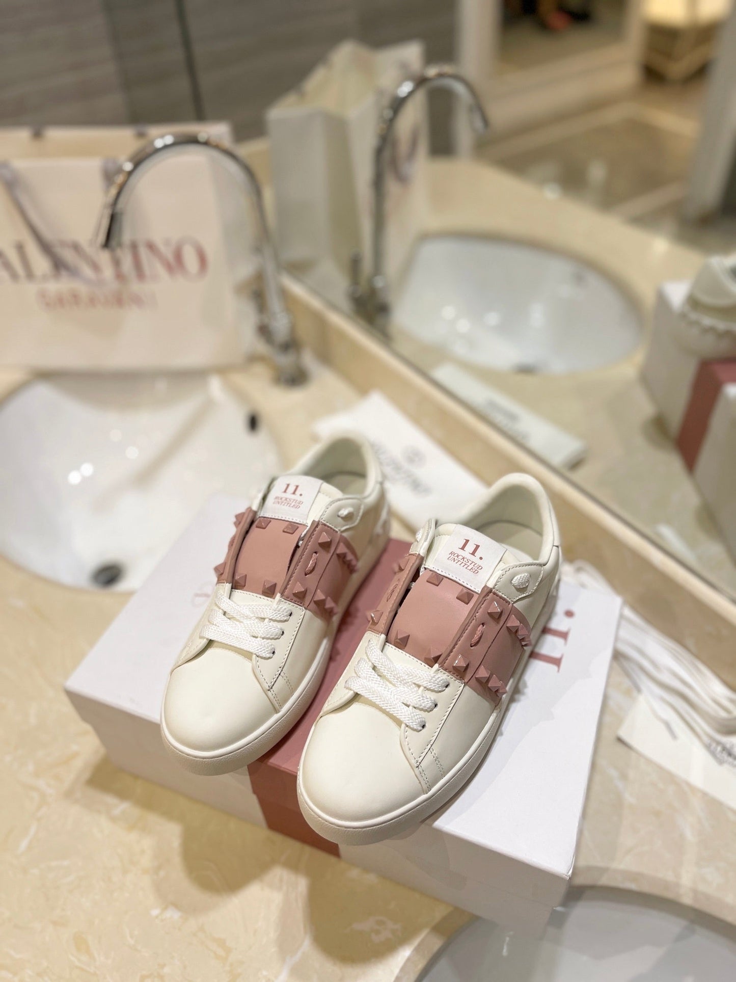 Valentino Low Rose tenisice — detalj