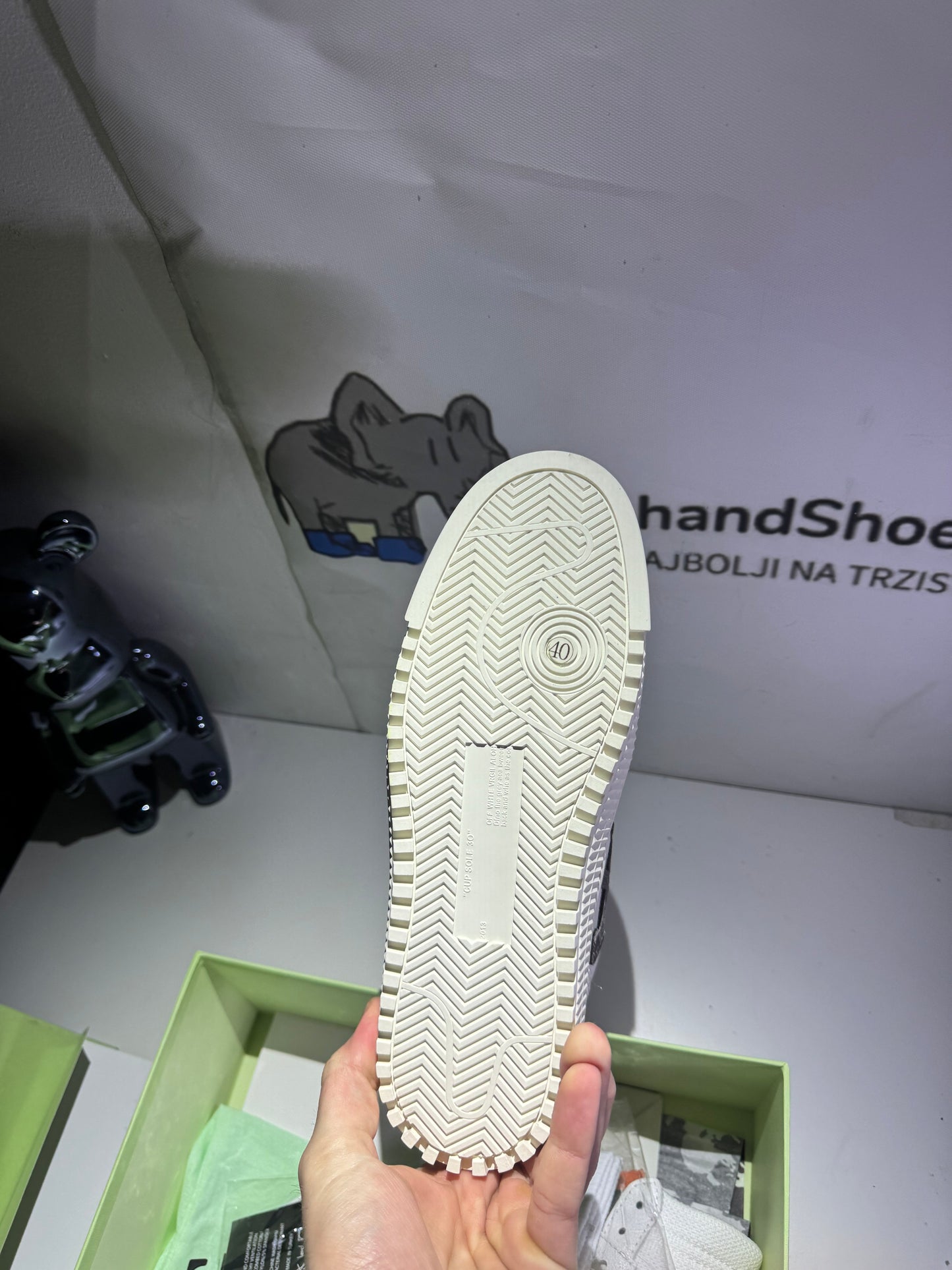 Off White Off Court Green 3.0 tenisice — detalj