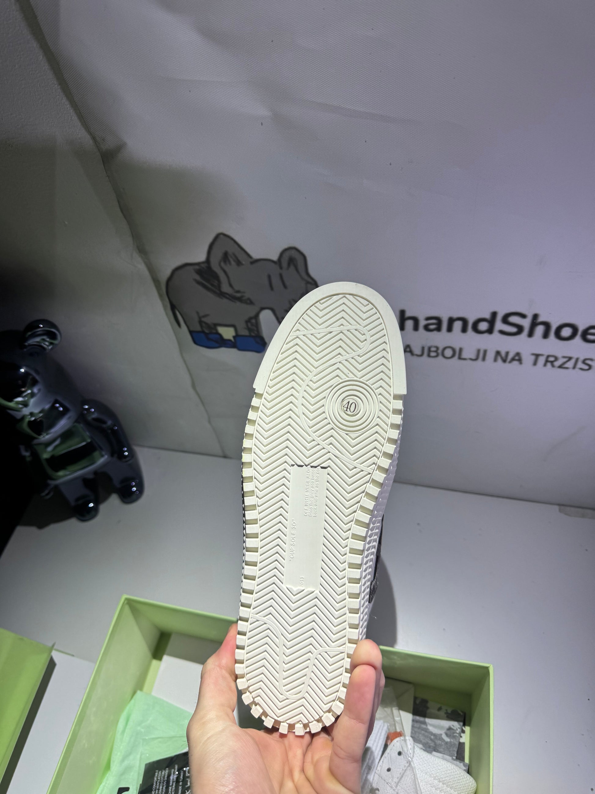 Off White Off Court Green 3.0 tenisice — detalj