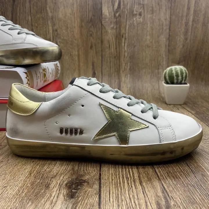 Golden Goose Gold Dirt tenisice — detalj