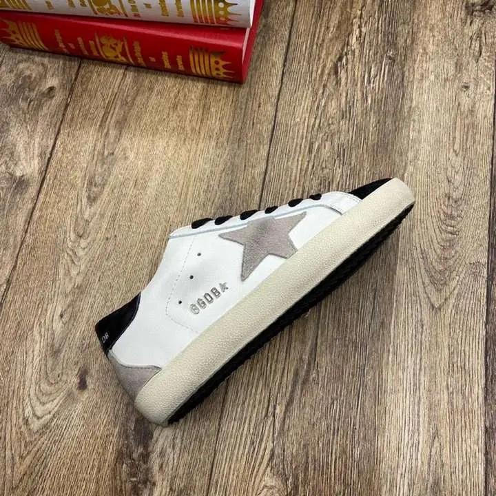 Golden Goose White /Black tenisice — detalj